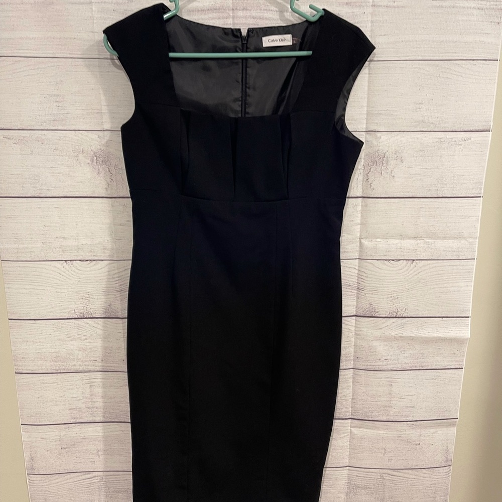 Calvin Klein Size 8 Black Dress